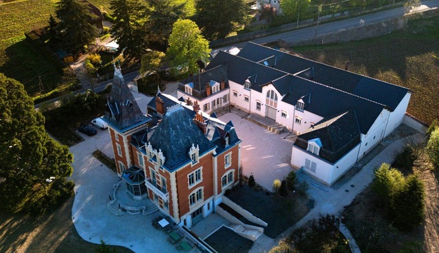 Luxury chateau in Beaune