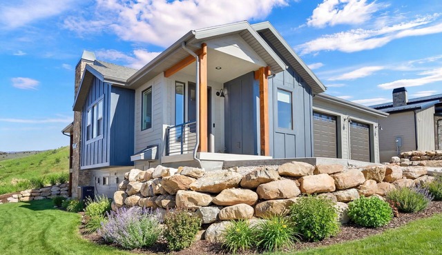 Luxury Eden Retreat Hot Tub, Powder Mountain Views Family Fun
