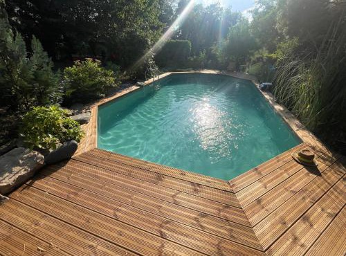 Maison avec accès piscine partagée