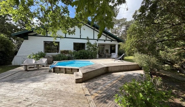 Maison de Bertic: Haven of Peace with Pool & Jacuzzi by the pond