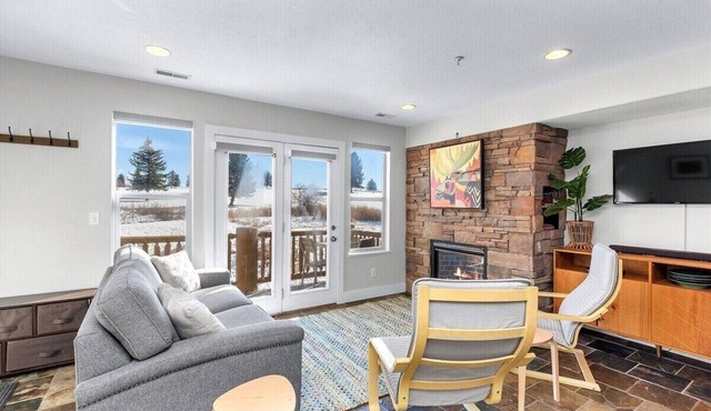 MH609 | Fireside Nest 1BR/2BA Eden Condo | Hot Tub