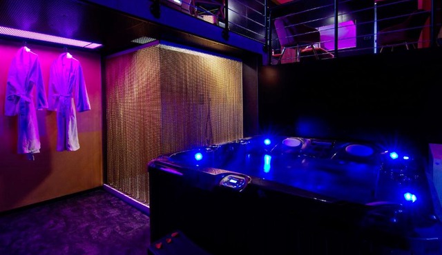 Mieuxqualhotel jacuzzi privatif Love room