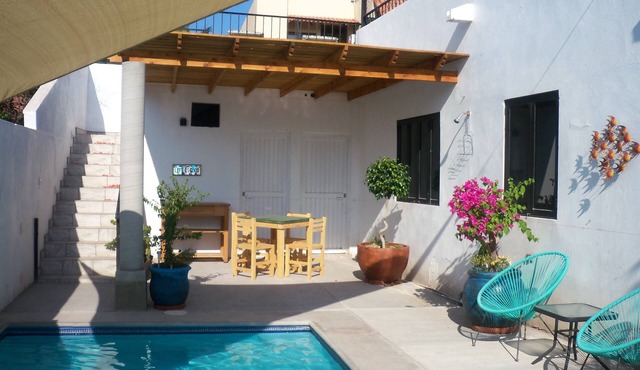 Milagro Guest House, Seaside Bungalow with Ocean View and a Private Pool!