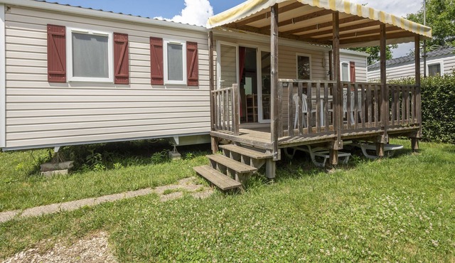 Mobile home in Centre-Val de Loire with pool