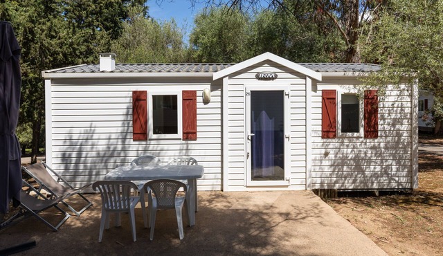 Mobile Home "Village Camping De L'ostriconi 26" with Sea View, Shared Pool and Wi-Fi