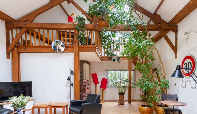 Modern Artist's House near the Eiffel Tower