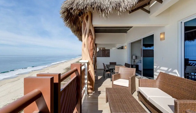 Ocean Front 3 Bedroom Penthouse with Resort Amenities Overlooking the Pacific!