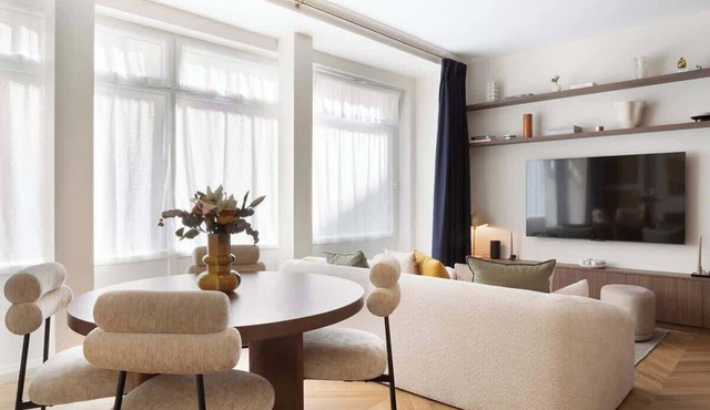 ONIRI - Chic Serviced 1-BR - Eiffel Tower