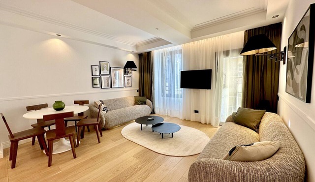 OPERA PROMENADE 4 – Renovated 3 Bedrooms Balcony Sea View A/C