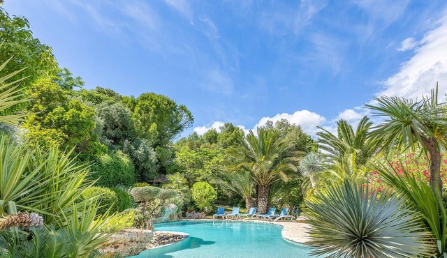 Pet friendly home in Roujan
