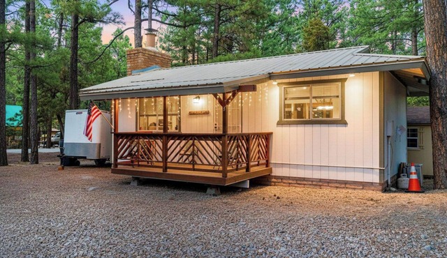 Pine Dawn Retreat - Unit C - Peaceful 1-BDRM Apartment in Lakeside w/WiFi & Deck