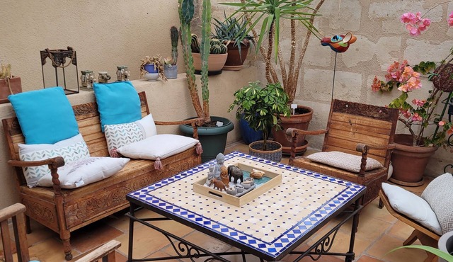 Pretty & spacious stone house of 200 sq.m in the centre of Bx, air conditionn