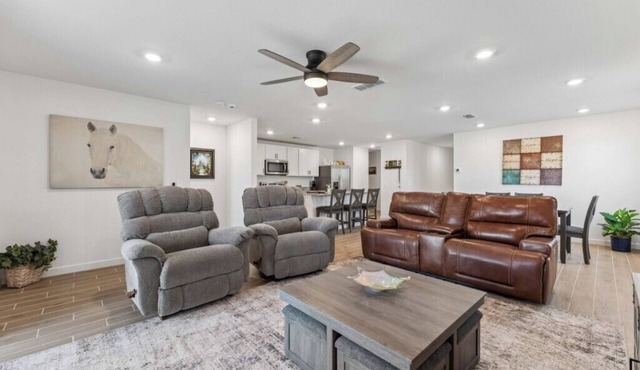 Private Getaway Near Verrado, Golf & Desert Trails