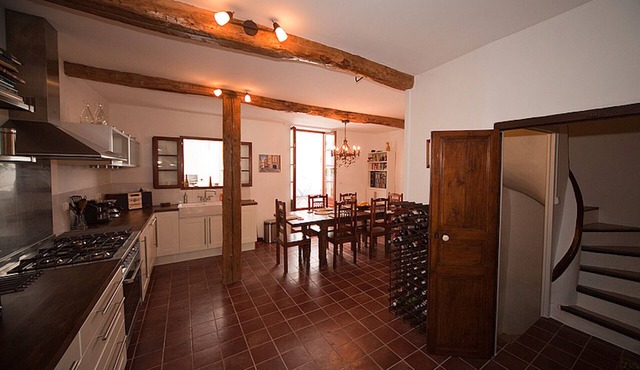 Renovated 19th Century Former French Winemakers Home (walk to river & shops)