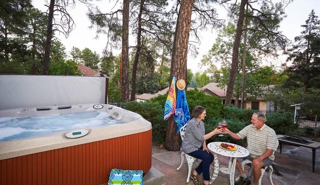 Romantic Escape+Close Walk To Town+Hot Tub+Pets OK