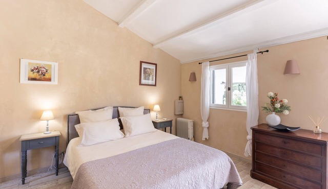 Santa Maria Guest Room with Mountain View, Wi-Fi, and Air Conditioning