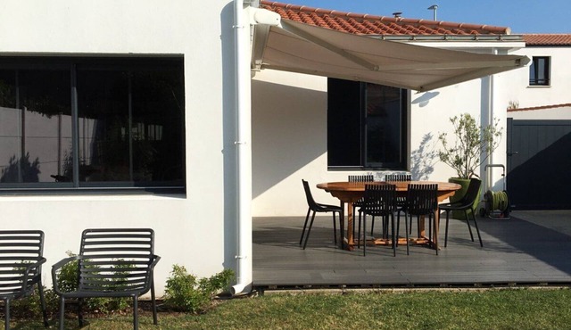 Seaside house (6 to 8 persons) 80 m.de la Corniche and the beach