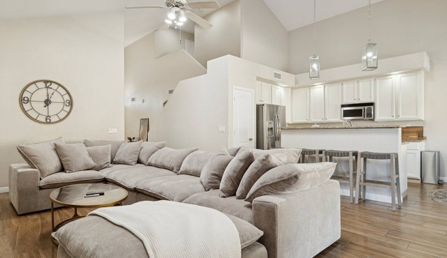 Serene Scottsdale Retreat-NO FEE Heated Pool & Spa