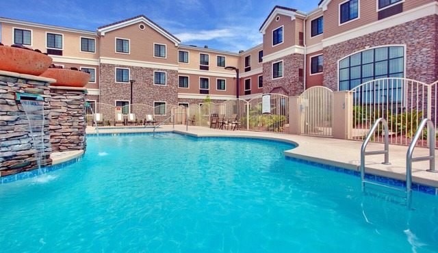 Spacious 2BR Suite w/Kitchen | Pool + Breakfast