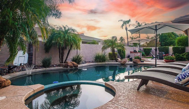 Spacious 5BR Ocotillo Retreat w Private Pool, Spa, Game Room