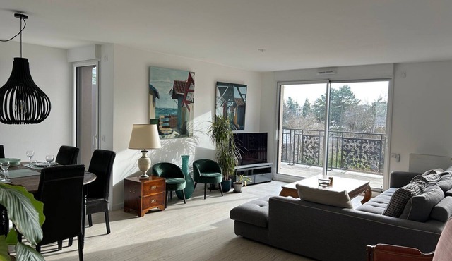 Spacious apartment at the gates of Paris