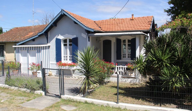 SPECIAL OFFER: Charming home in Arcachon near the harbor, halfway between Cap Ferret and Arcachon