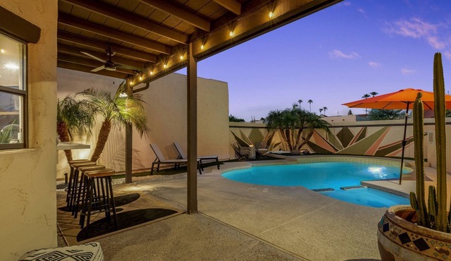 Style meets comfort in this ultimate , centrally located Mesa getaway.