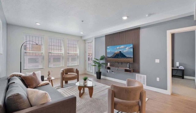 Stylish 2-Bed, 2-Bath in Downtown SLC with Balcony