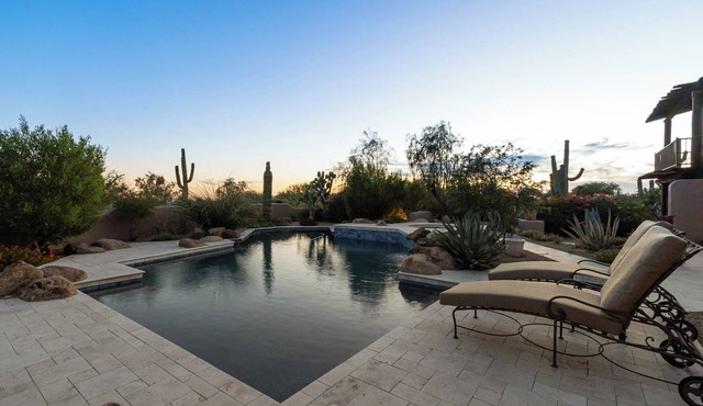 Summer stay at The Ranch House & Casita with Pool, Hot Tub, and desert views