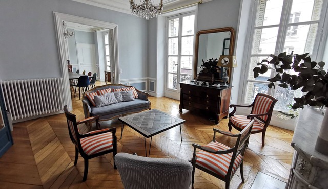 Superb family apartment - Historical center