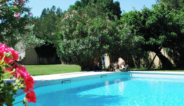 Superb villa 10 minutes from Avignon, not overlooked
