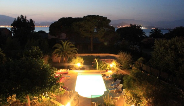 Superb villa with heated pool and private beach access