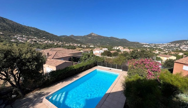 Superb villa with sea view and private pool