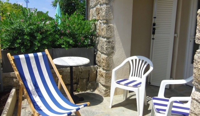 T2 SEASIDE APARTMENT, SLEEPS 4