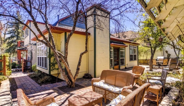 The Cottage-Near Downtown Historic Courthouse Square