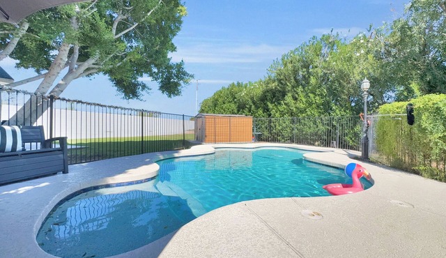The Zen Den Studio 1 Pool-Gym