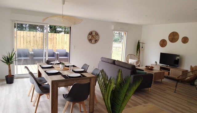 "Ti-Coat" new single-storey wooden house in Quimperlé