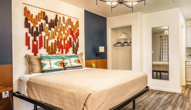 Tolleson Retreat | Self Check-in | I-10