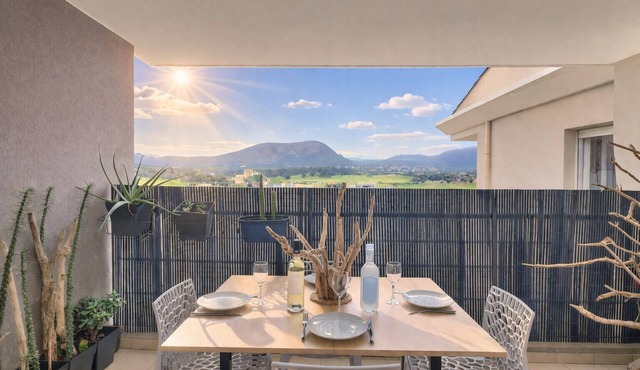 Tropical Escape - Mountain View & Terrace