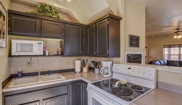 Union Street Townhouse 2BD/1.5BA Near Whiskey Row