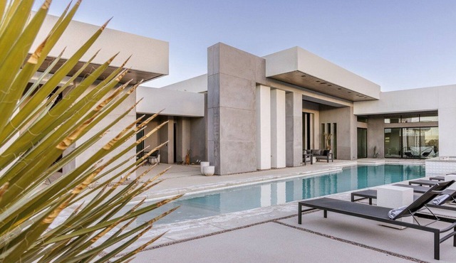 Vanguard by Fieldtrip | 5 Bd Private Luxury with Infinity Pool & Game Room
