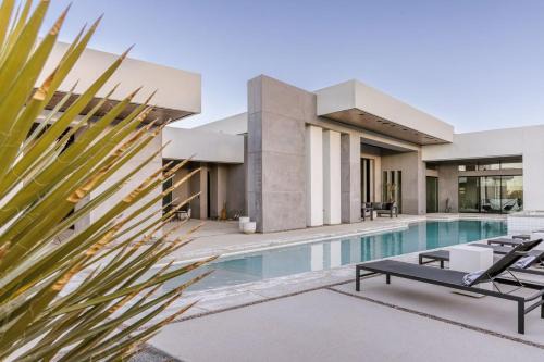 Vanguard by Fieldtrip 5 Bd Private Luxury with Infinity Pool Game Room