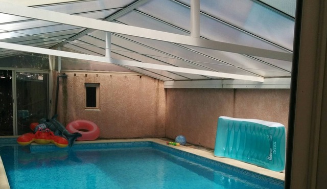 Villa 100 m² with private indoor pool