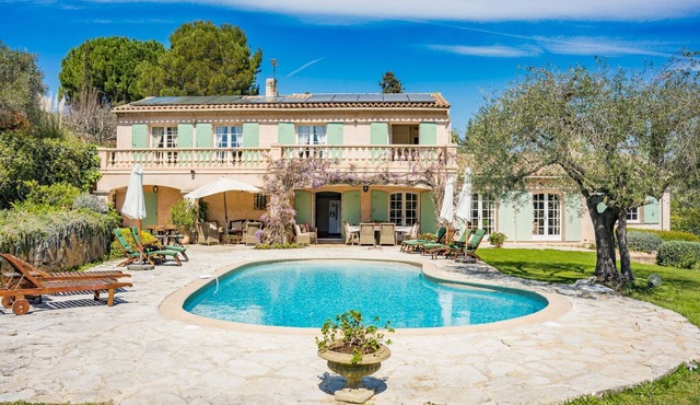 Villa Celestine - Four Bedroom Villa, Sleeps 8