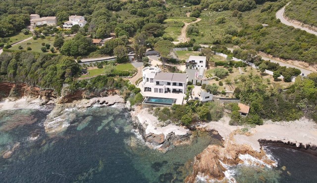 Villa de Prestige les pieds dans l'eau