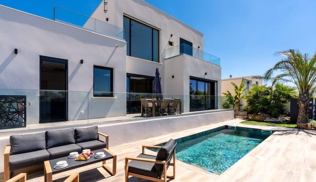 Villa Monégasque, elegance & Exclusive seaside getaway