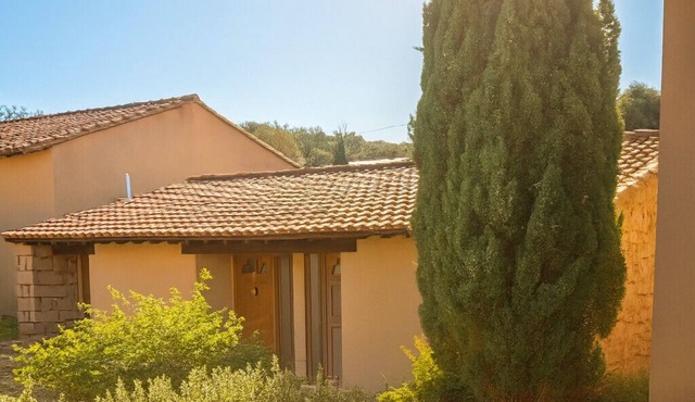 Villa vue jardin dans résidence calme* wifi, piscine, mer à pied.