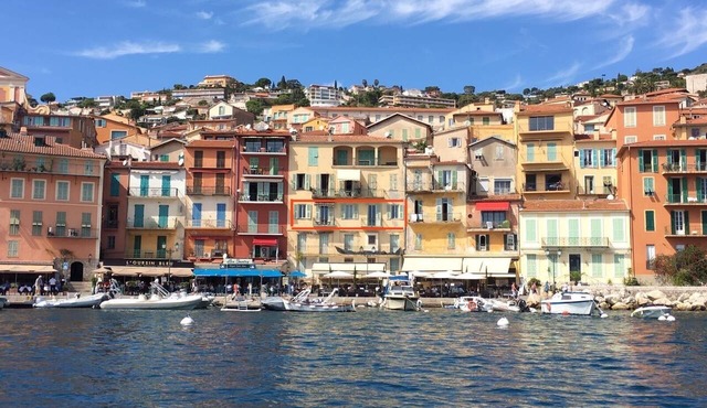 Villefranche village centre, 3 bedroom, waterfront, large, quiet, No stairs