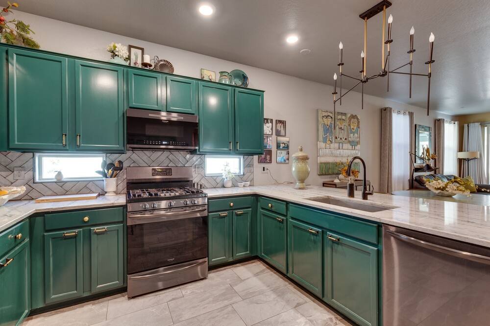 Photo of Kitchen in Montecito in Estrella
