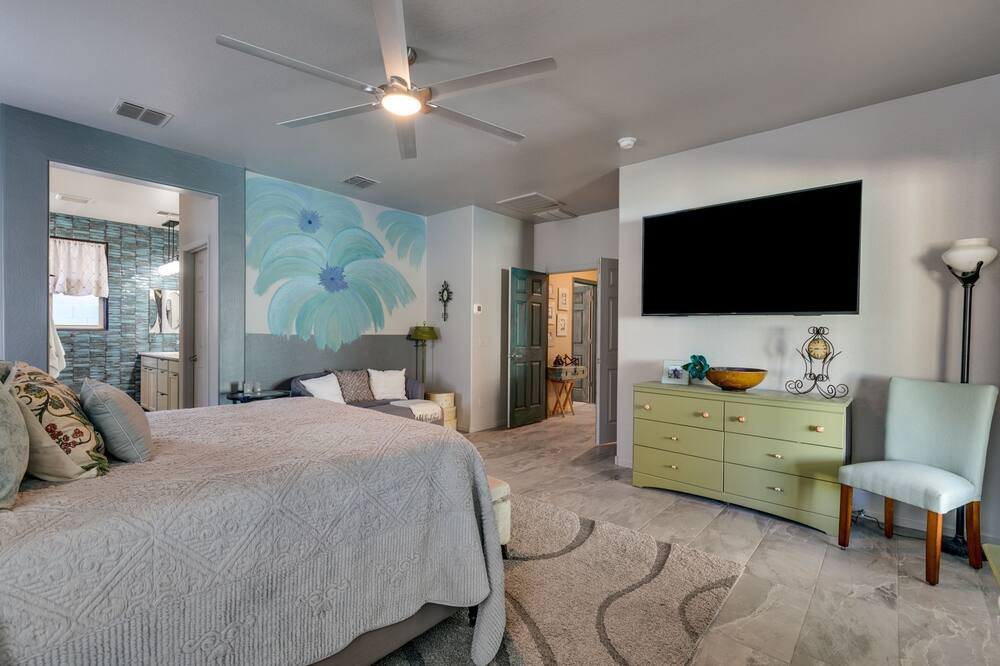 Photo of Bedroom in Montecito in Estrella